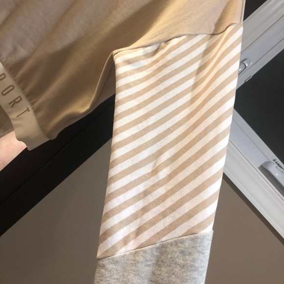 Victoria’s Secret Sport Sweatshirt - Picture 4 of 6